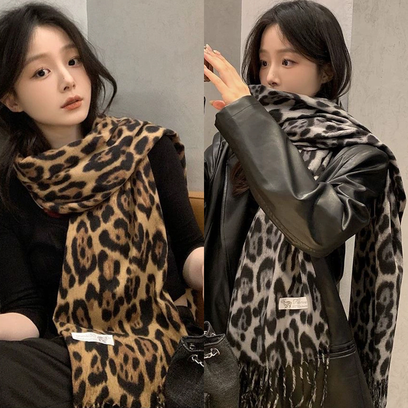 Vintage Fashion In 2025 - 2025년 신상 레트로 실크 레오파드 패턴